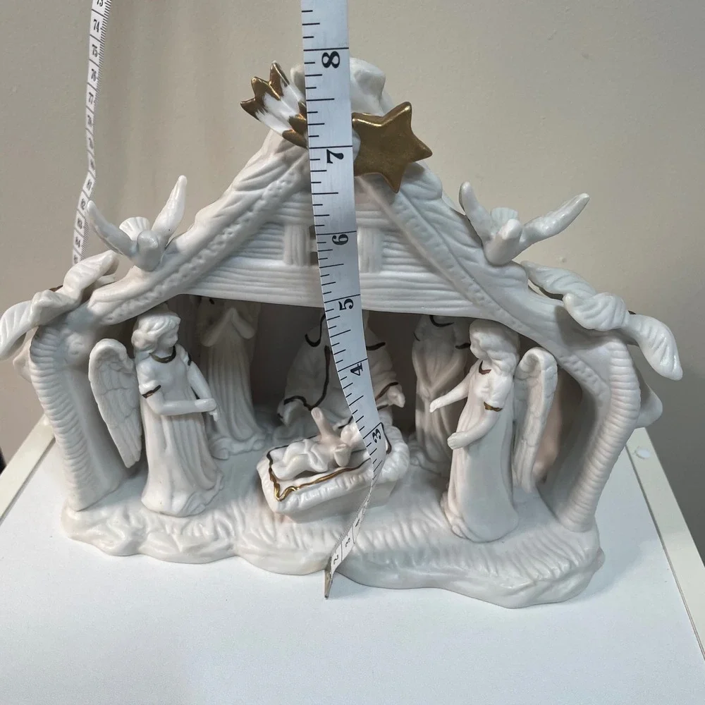 Vintage Ceramic Nativity‎ Scene Lighted Christmas Decoration White Gold